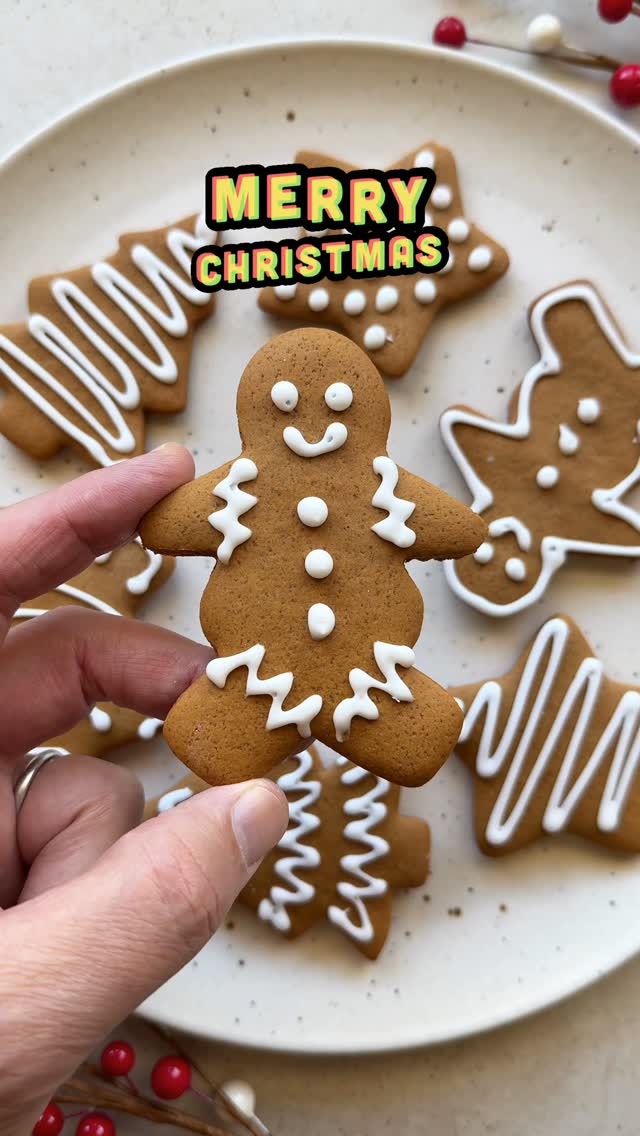 Merry Christmas to all who celebrate! 🎄✨

Hope you’re having some sweet treats today. If you want any of my holiday recipes or tips, comment HOLIDAYS and I’ll send over the link!

Kicking everyone out at 7:55 to watch Stranger Things lol. JK, or am I? 😂