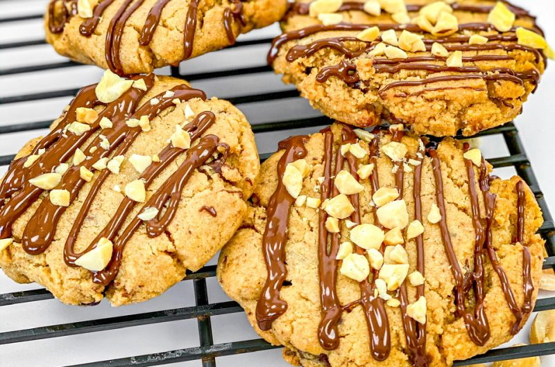 Vegan Peanut Butter Chocolate Chunk Cookies