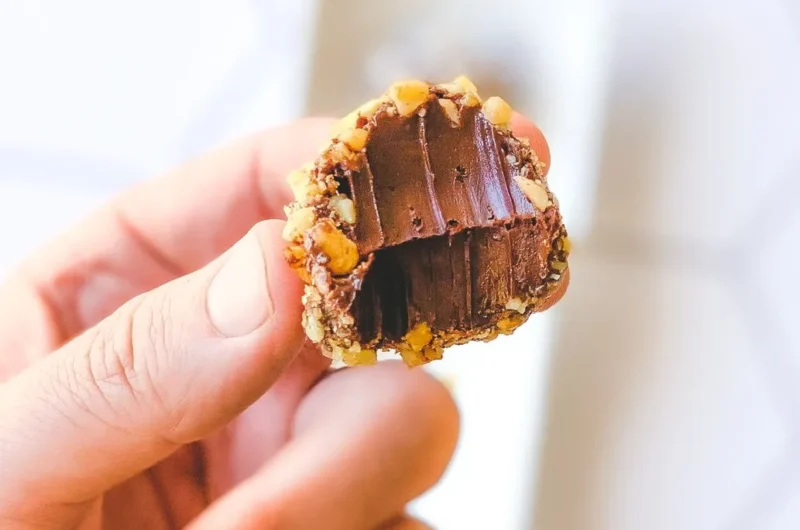 Easiest Vegan Chocolate Truffles