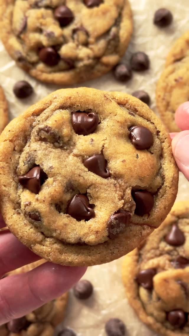 This is one of my most popular recipes having been in my top 5 for almost a year! If you loved classic Tollhouse cookies like the ones from the back of the bag, then try my copycat recipe! 🍪

Comment LINK and I’ll send it to you! 🤎