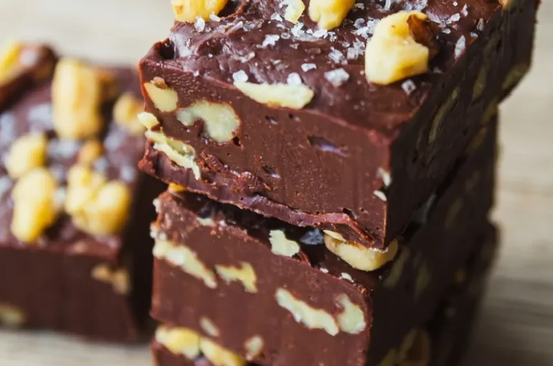 The Easiest Vegan Chocolate Fudge