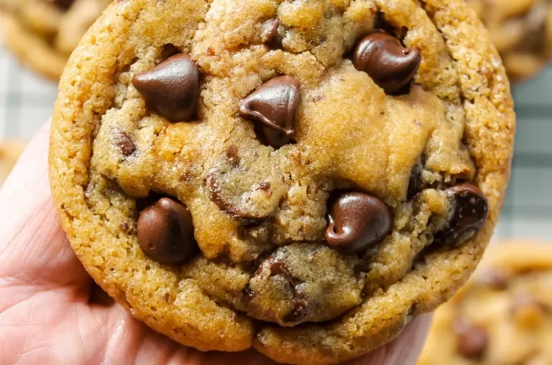 Vegan Copycat Tollhouse Chocolate Chip Cookies