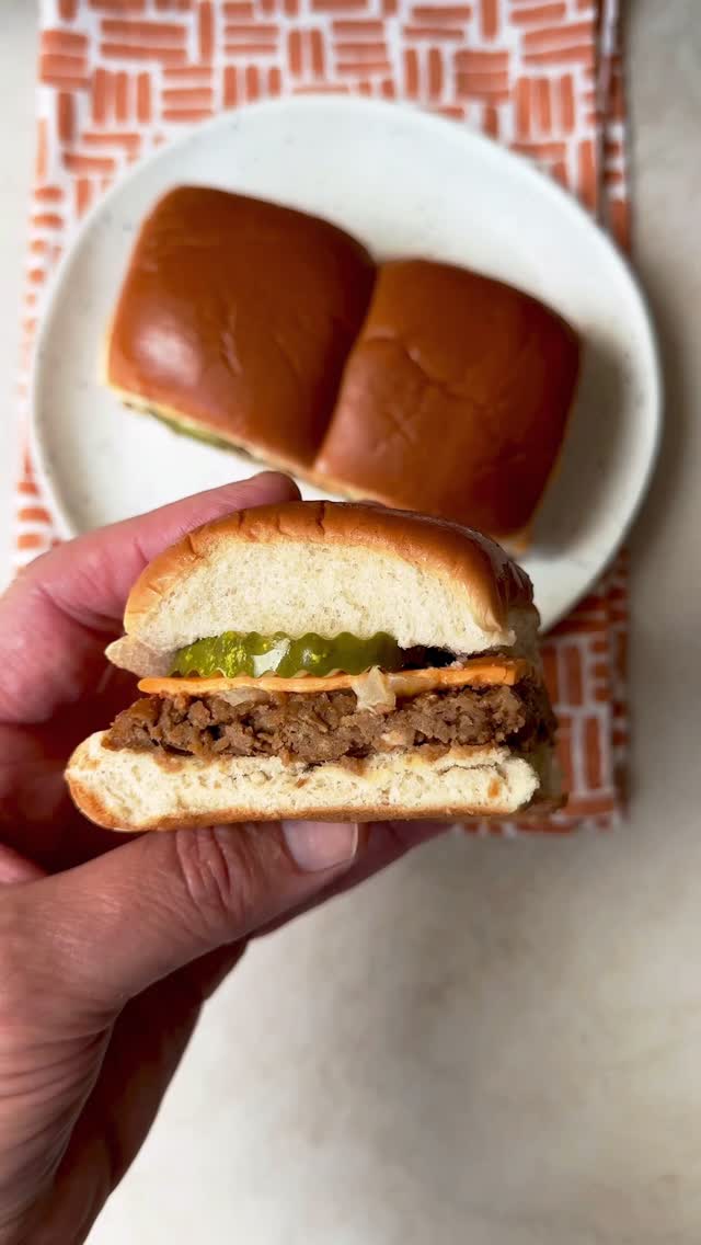 Looking for a quick and delicious New Year’s Eve snack? Try my vegan retro White Castle-style sliders! 🍔✨

These are one of my most popular and best reviewed recipes!

It can be harder to find vegan style slider buns (RIP Whole Foods 365 brand ones) but @saraleebread Artesano are vegan friendly as well as @walmart Great Value brand at some locations, @daveskillerbread rockin rolls and @aldiusa Hawaiian rolls. 

Comment RECIPE and I’ll send it right over!